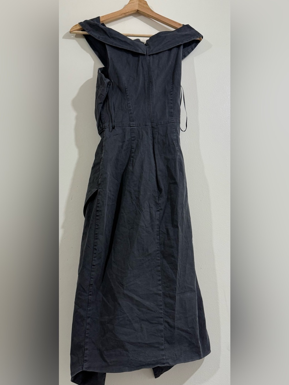 FINDERS Women’s Black Cross-Back Midi Dress